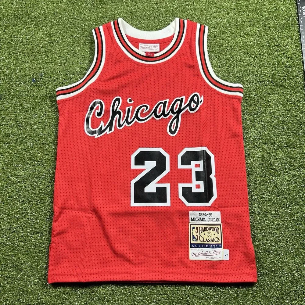 100% Authentic Michael Jordan Mitchell Ness 84 85 Bulls Jersey S Youth NWOT